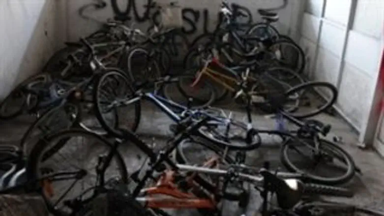 מי שומר עליהם?