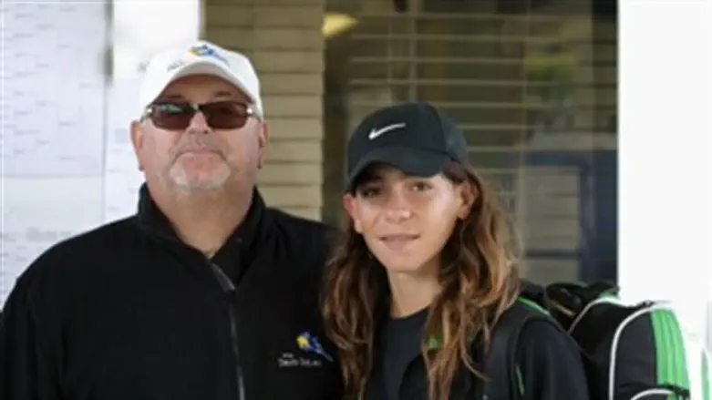 הישג גדול. ישי עוליאל והספונסר דיוויד סקוואד