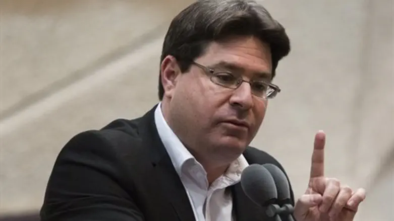 להוריד כפפות. אקוניס