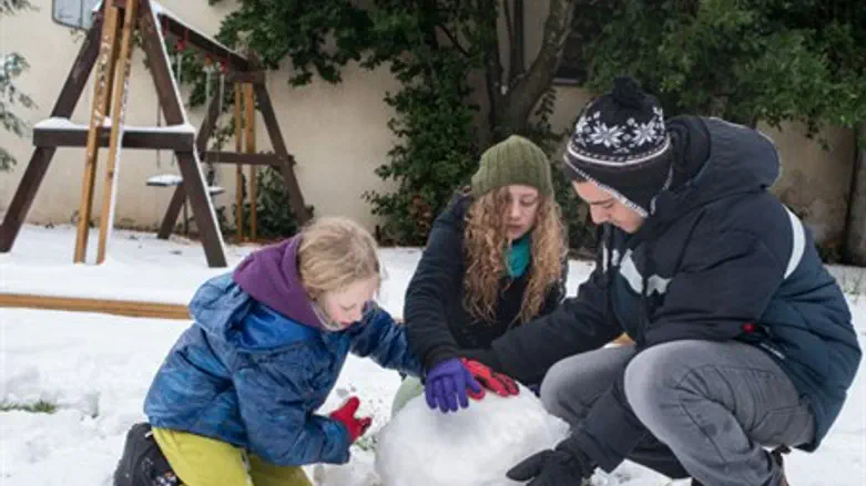 Children play in the snow, Kibbutz Manara