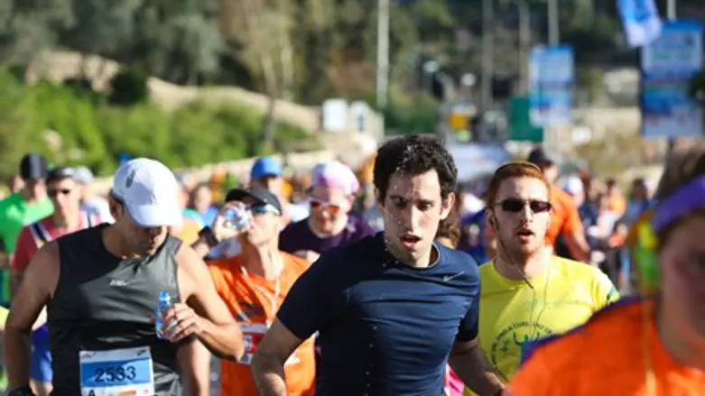 רצים במרתון ירושלים
