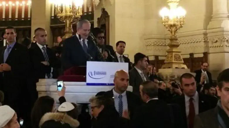 ביקש לעודד עלייה. בנימין נתניהו בטקס בבית הכנסת