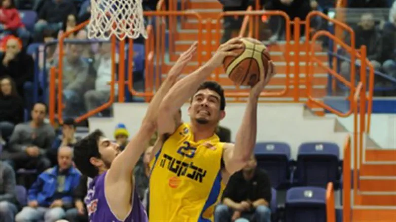 אלכסנדר. הטוב על הפרקט