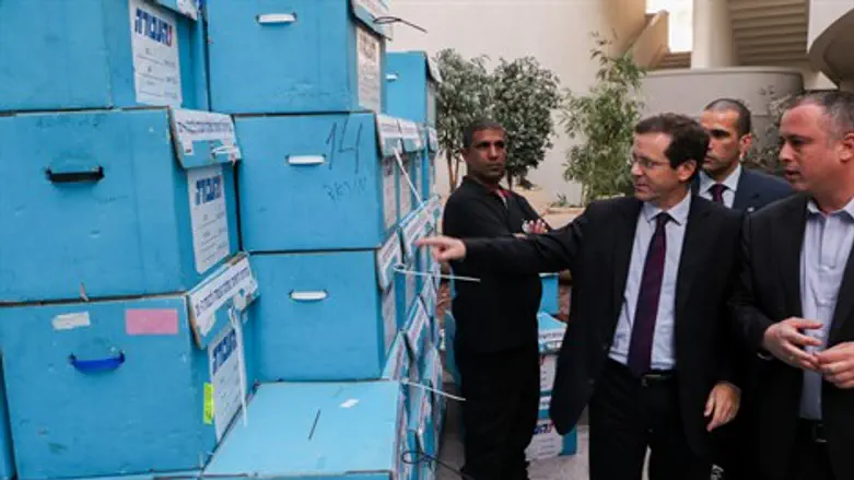 הרצוג, חיליק בר והקלפיות