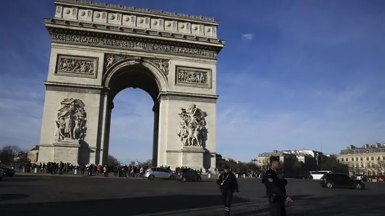אבטחה כבדה. פריז