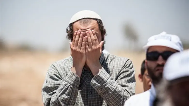 Demolition of Jewish property (illustration)