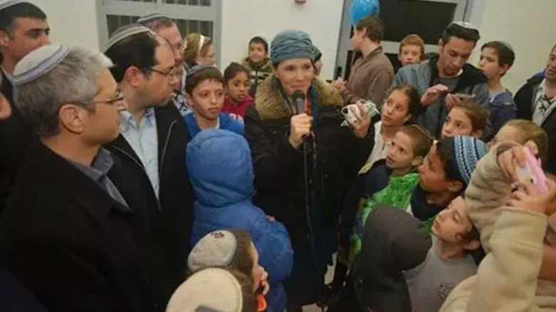 רחלי פרנקל בחנוכת מבנה ''בני עקיבא''