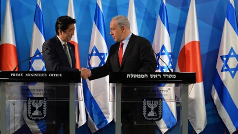 ראש המשלה עם ראש ממשלת יפן