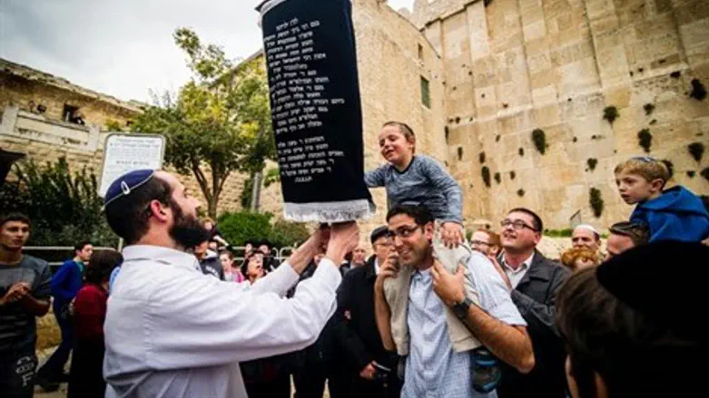 חוגגים בחברון