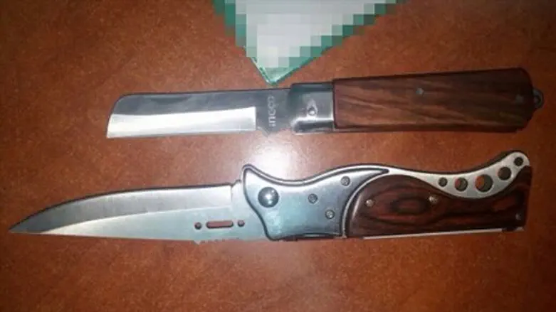 שני סכינים שנתפסו