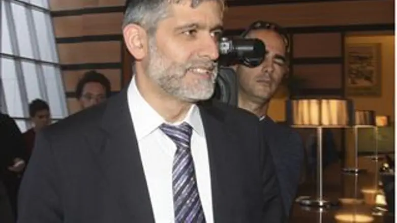 לאחר שנתיים יעניק השר את האות