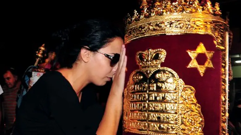 בזכות נשים צדקניות