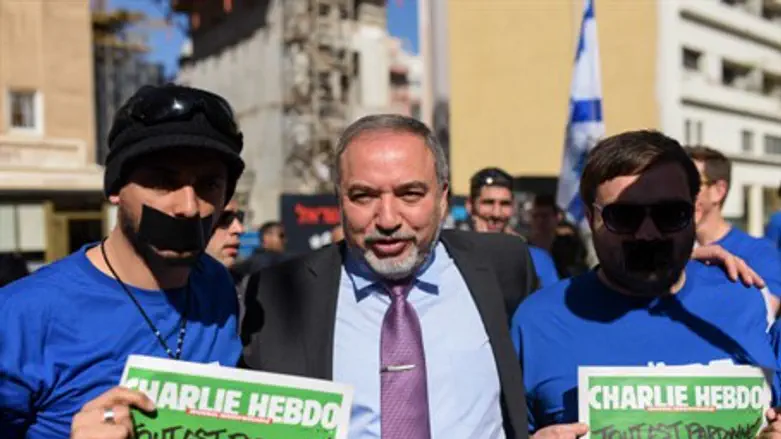 Avgidor Liberman displays Charlie Hebdo