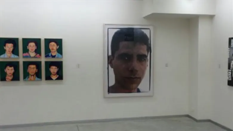 זביידי ומחבלים נוספים על קירות 'הארץ'