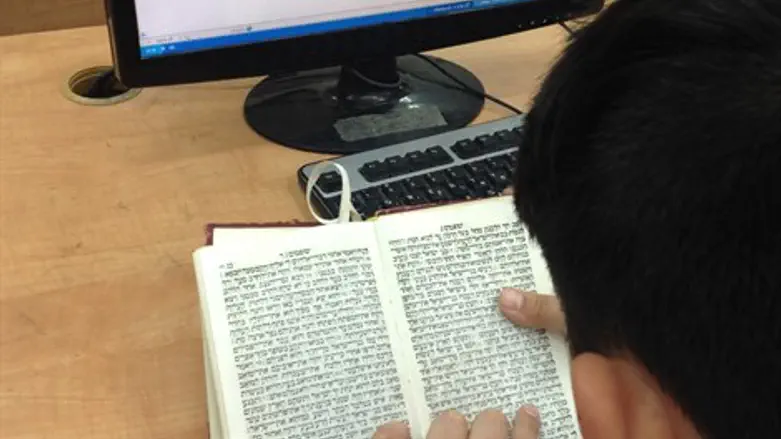 לעודד את זיקת התלמידים למורשת