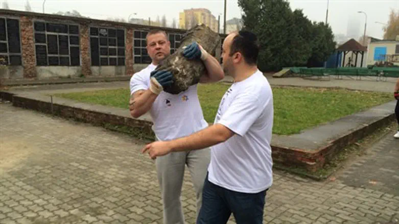 "פרויקט מצבה" בפולין