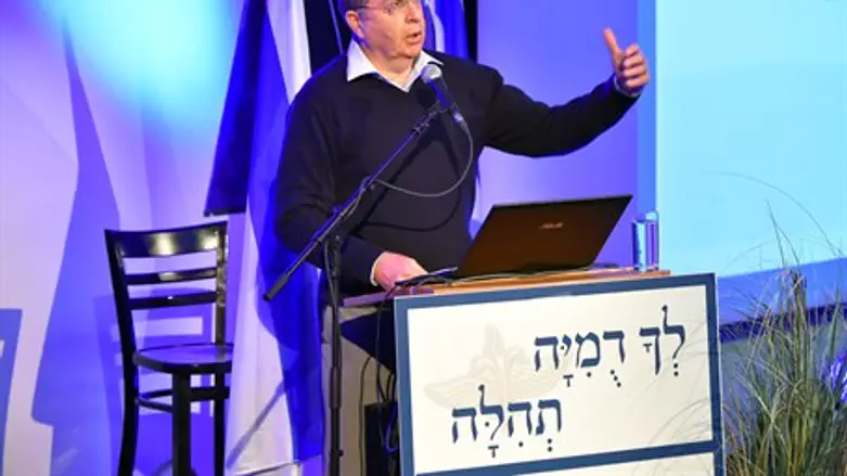 Defense Minister Moshe Ya'alon