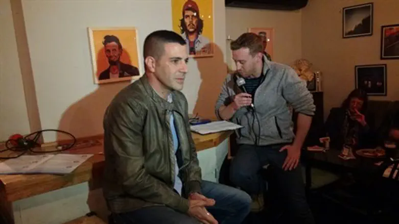 מודאג מהאדישות. שרון גל