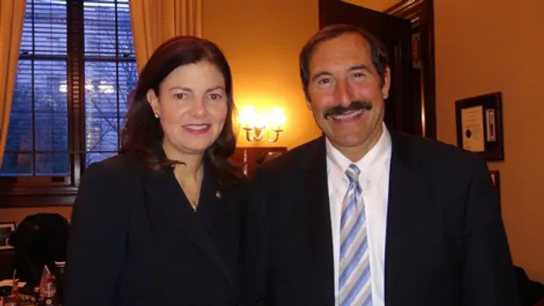 Senator Kelly Ayotte with Dr. Joe Frager