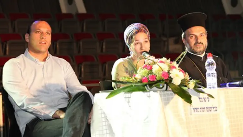 האב נדף מימין