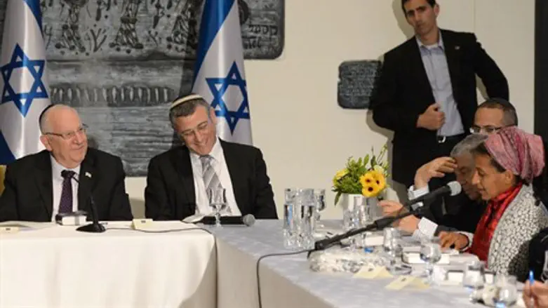 המפגש בבית הנשיא, הערב