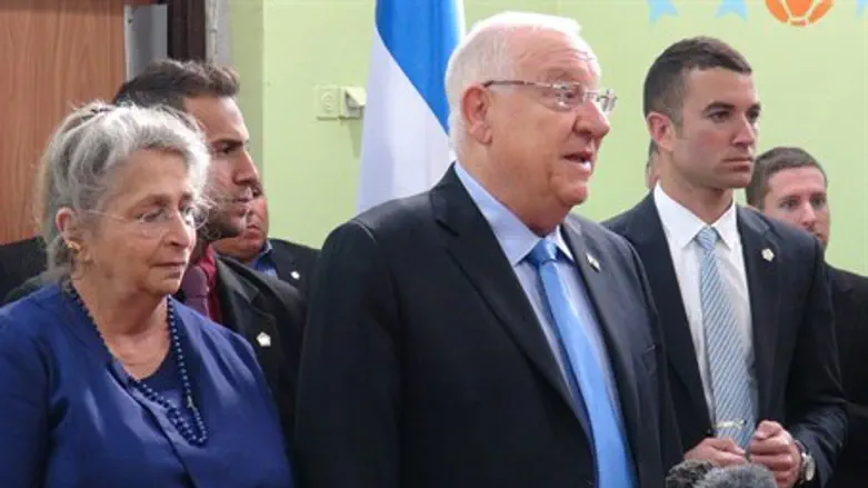 Reuven Rivlin speaks to the press