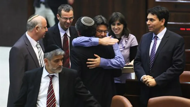 מפרגנים בכנסת. ארכיון