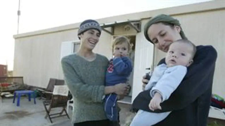 יעברו דירה? תושבי מגרון.