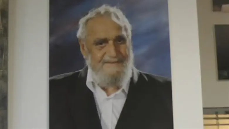 בחייו שימש דוגמה לאן אפשר להגיע בעזרת כוח הרצון. אביו של יעקב, הרב רפאל הלפרין ז"ל