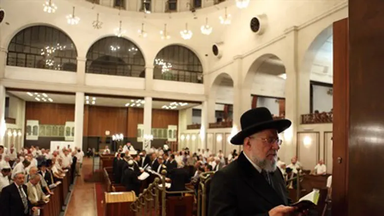 Rabbi Yisrael Meir Lau at Tel Aviv Great Synagogue