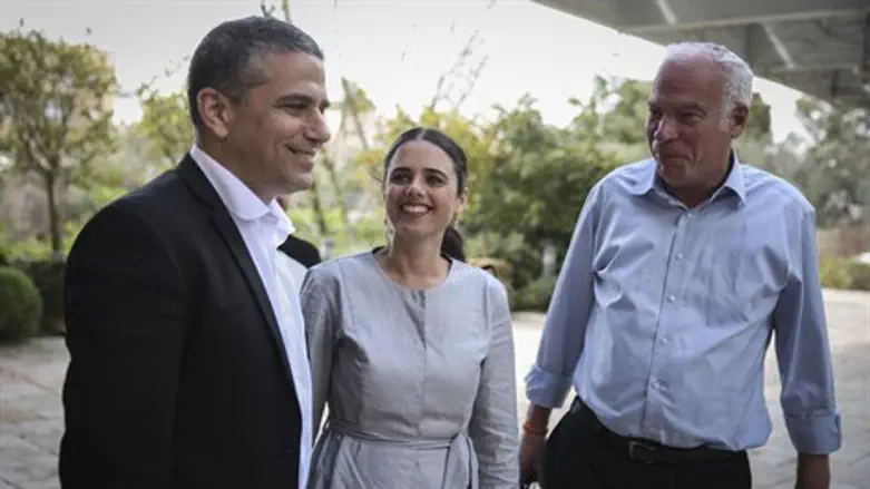 השר אריאל, שקד ומגל בכניסה לבית הנשיא