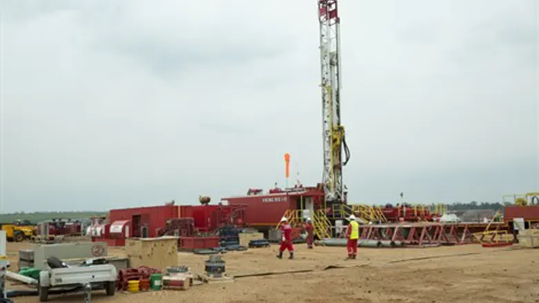 קידוח הנפט באיזור