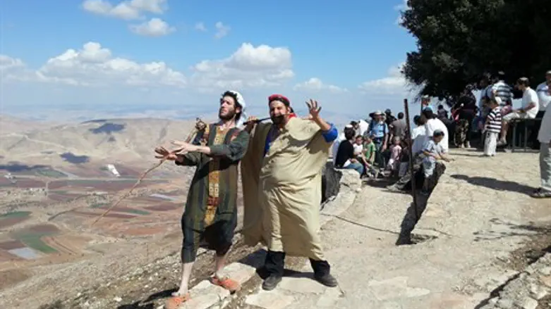 שחקני רחוב בהר כביר