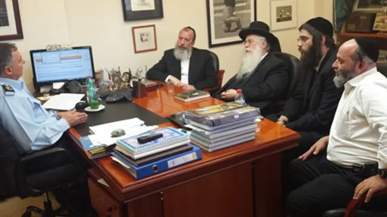 מאיר פרוש ומפכ"ל המשטרה