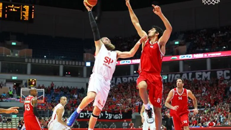 שולדבראנד מול אליהו. מי ינצח הערב?