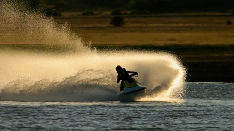 אופנוע ים, אילוסטרציה