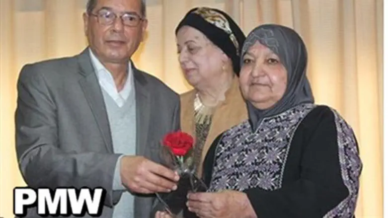 כבוד פלשתיני. האם מקבלת את אות ההוקרה