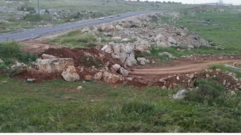 Illegal access to Highway 60 blocked