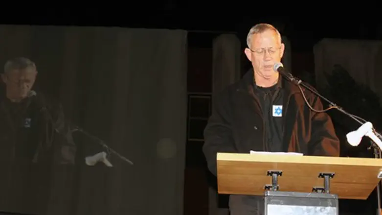 להכיר בגבורת השורדים. גנץ