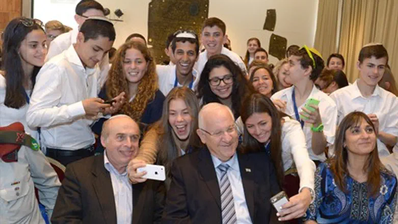 סלפי נשיאותי עם המתמודדים