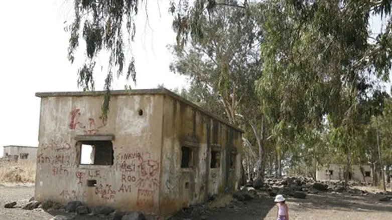 Abandoned army base (illustration)