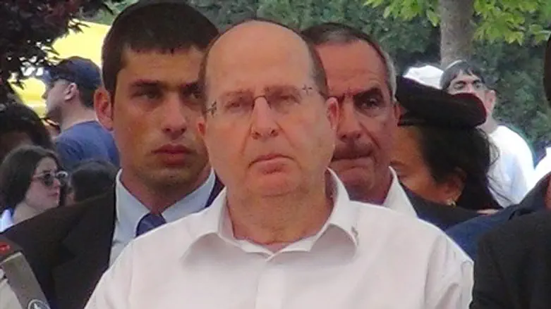 Моше Яалон в Кирьят-Шауле