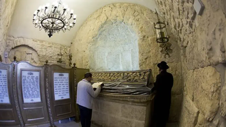 המאבק נמשך, אבל בשקט. קבר דוד