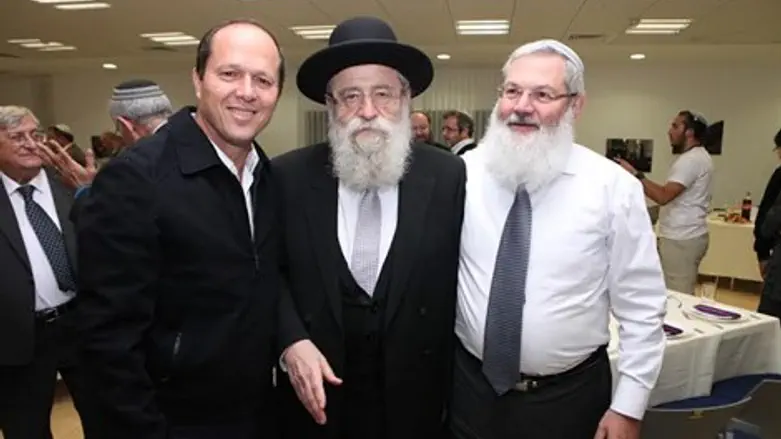 סעודה בבית הרב שטרן