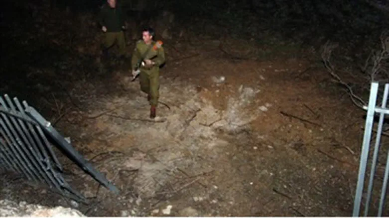 На месте падения ракеты. Иллюстрация