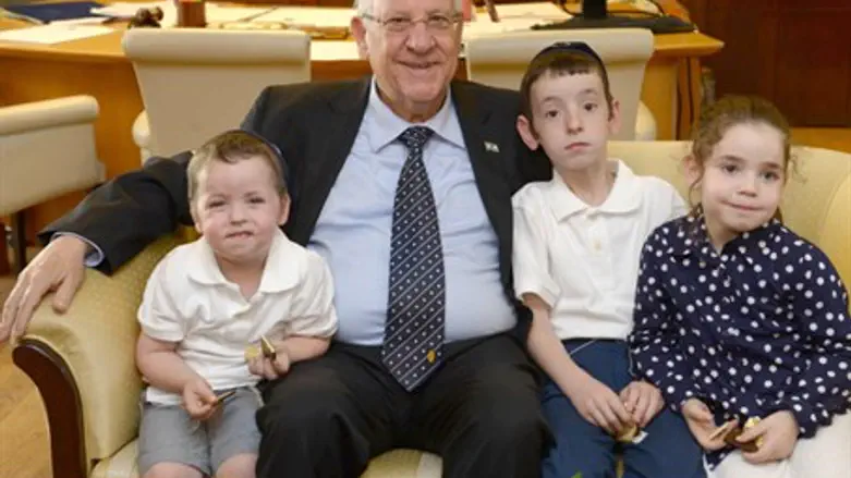 Rivlin (2nd L) and Lifschitz children