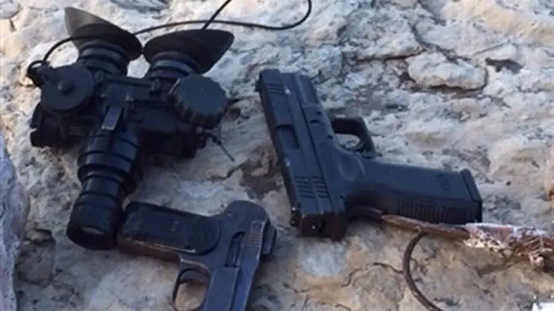 מטענים ותחמושת בזירת החיסול