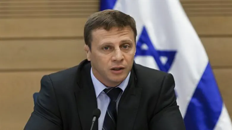 לקיים דיון. רזבוזוב