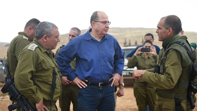 יעלון ואייזנקוט מבקרים בתרגיל