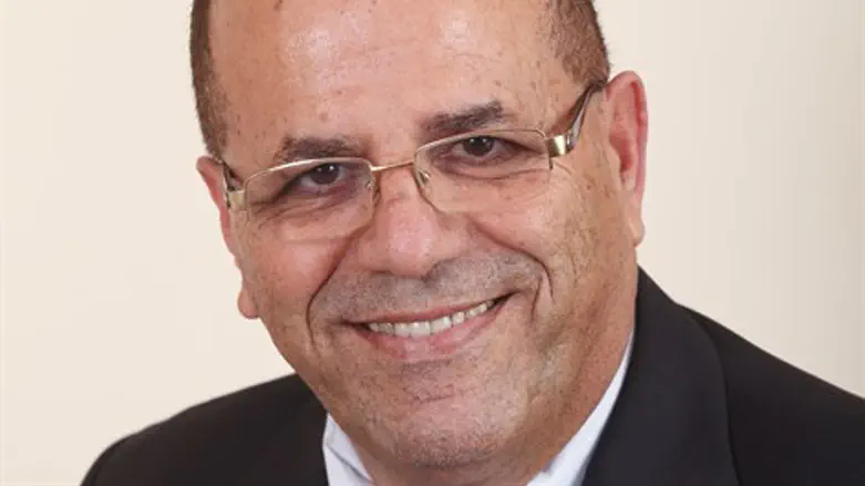איוב קרא